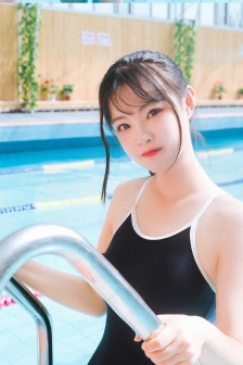 黑白潜行电影完整版